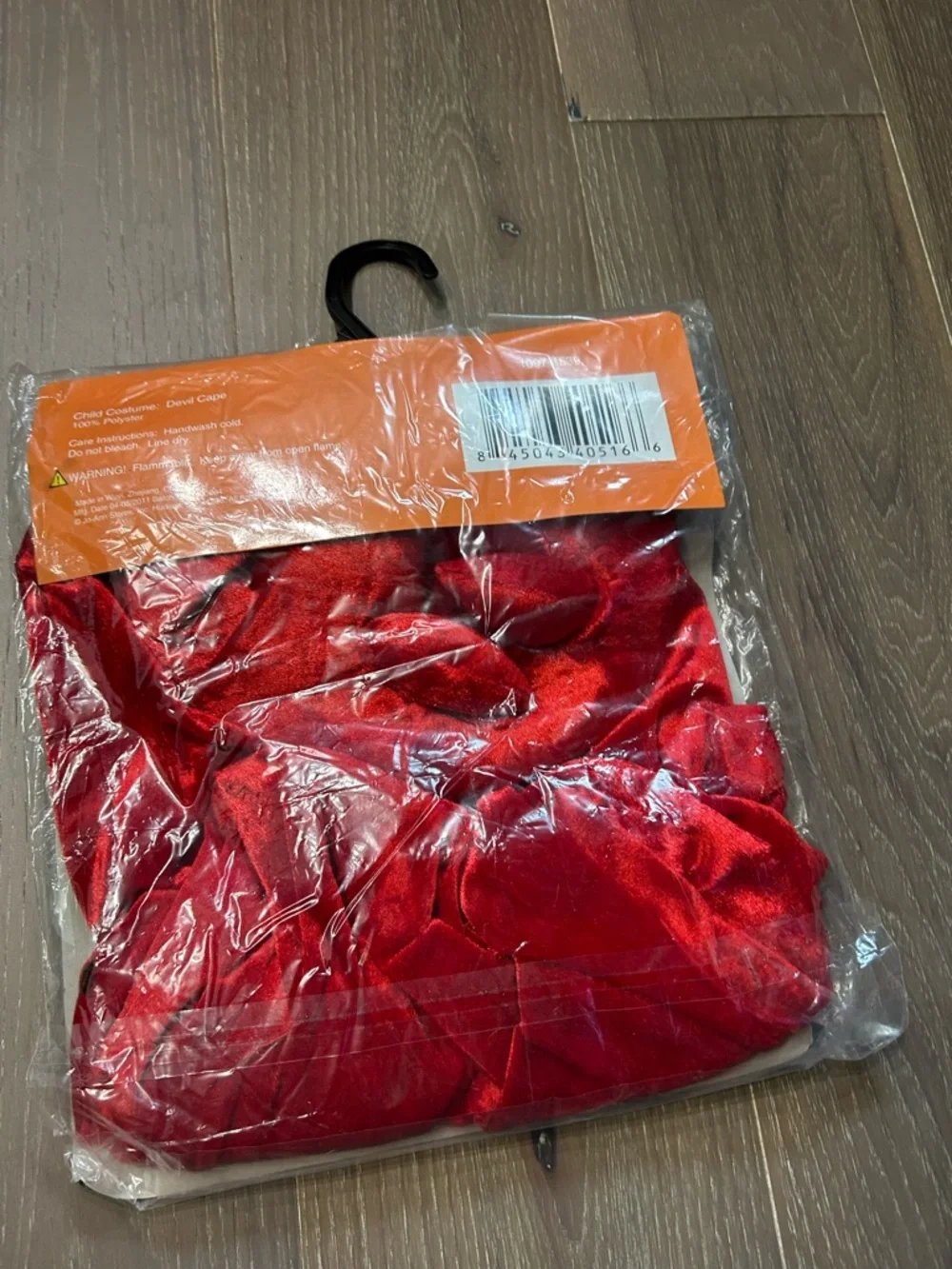 Holiday inspirations Red Devil cape. NWT os(37)